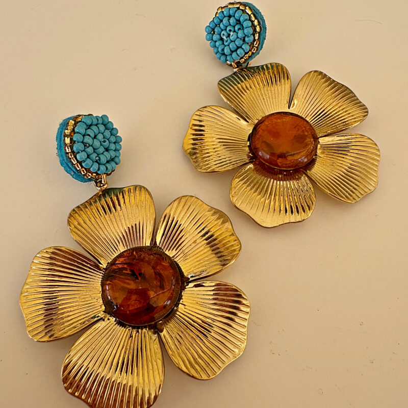 Golden daisies with blue detail