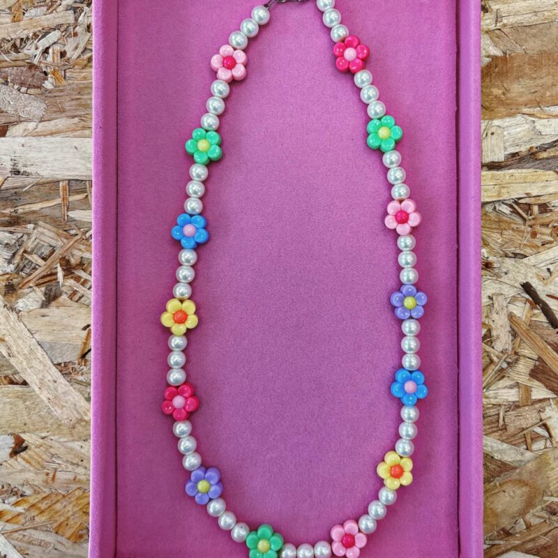 Colorful flower necklace