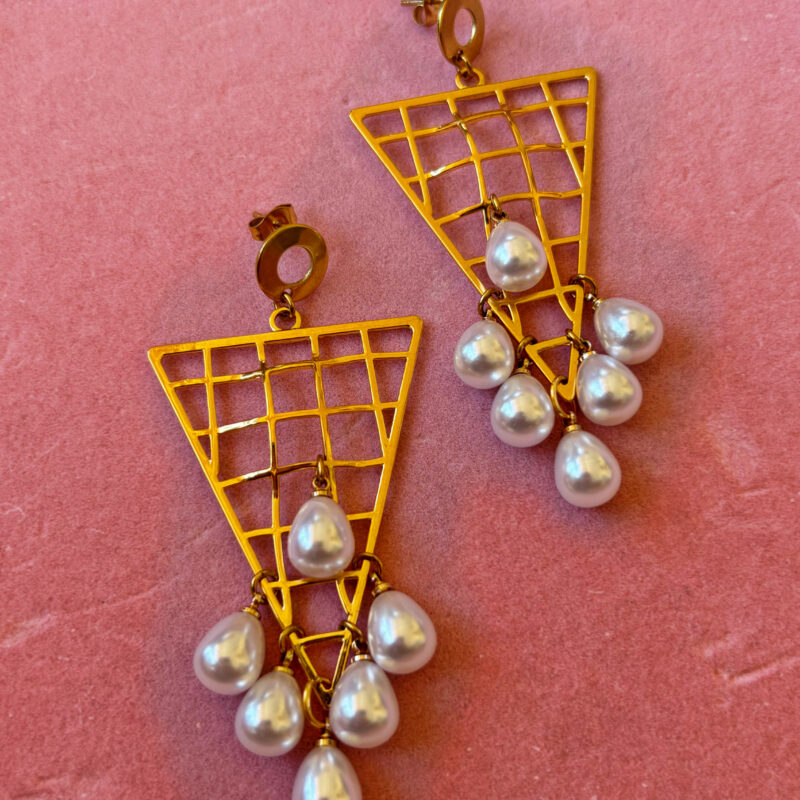 “Pearly pyramid” earrings